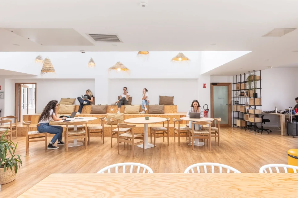 THE BABEL COMMUNITY Marseille Vieux-Port