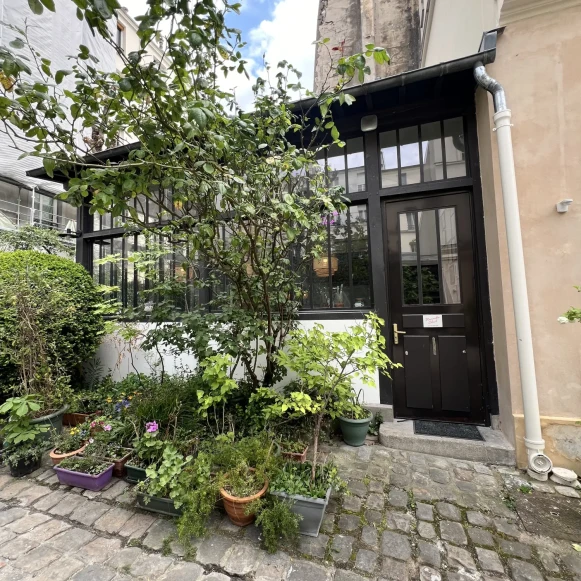 Espace indépendant 60 m² 8 postes Coworking Rue Saint-Maur Paris 75010 - photo 2