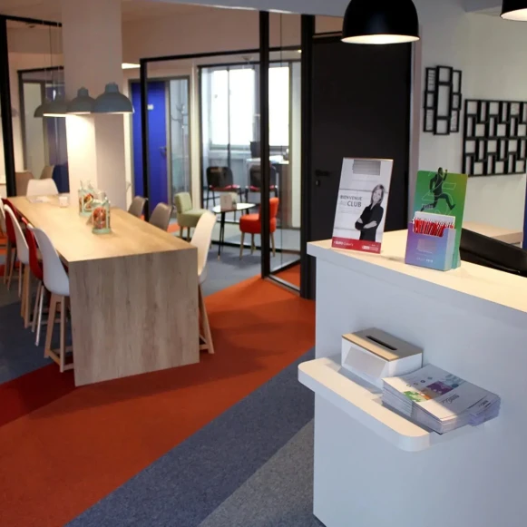 Bureau privé 15 m² 2 postes Location bureau Rue des Mourettes Valence 26000 - photo 5