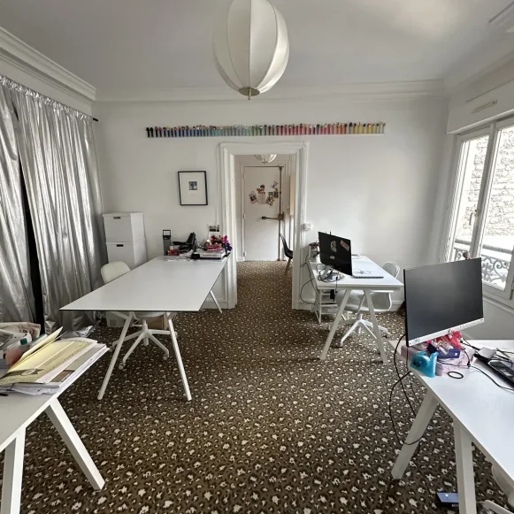Bureau privé 27 m² 4 postes Location bureau Rue d'Hauteville Paris 75010 - photo 2
