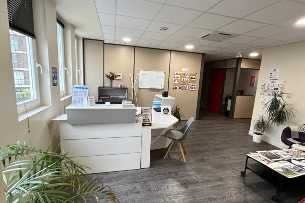 Bureau privé - 69007 - 3 postes - 650€