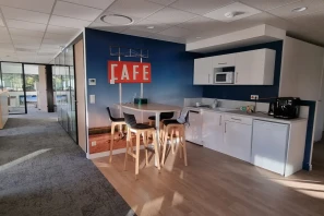 Bureau privé - 35510 - 4 postes - 825€