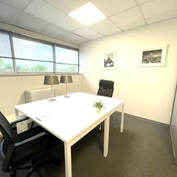 Bureau privé 15 m² 2 postes Coworking Chemin de la Crabe Toulouse 31300 - photo 7