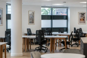 Bureau privé - 59800 - 5 postes - 2046€