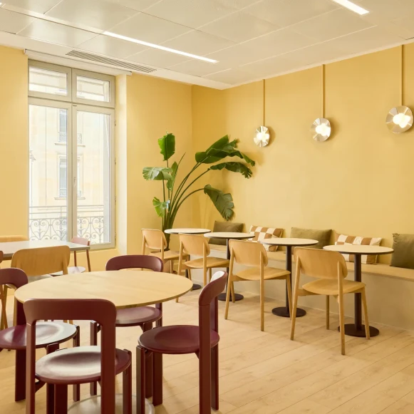 Bureau privé 54 m² 10 postes Location bureau Rue du Général Foy Paris 75008 - photo 2