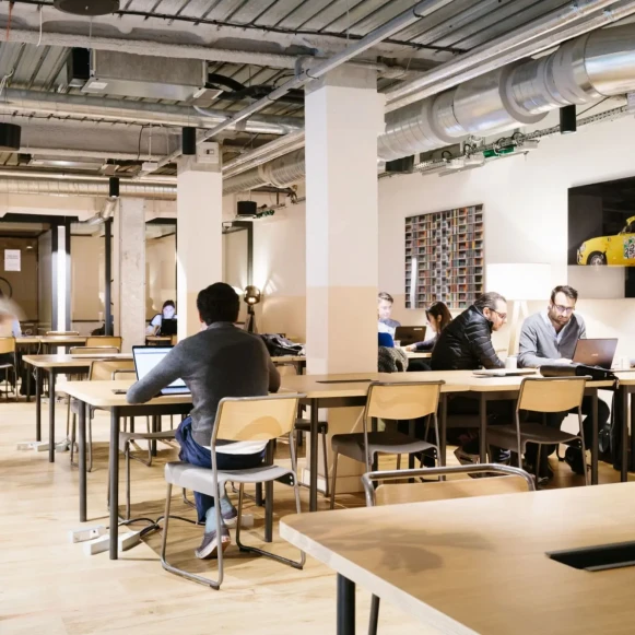 Bureau privé 17 m² 5 postes Coworking Rue des Archives Paris 75003 - photo 1