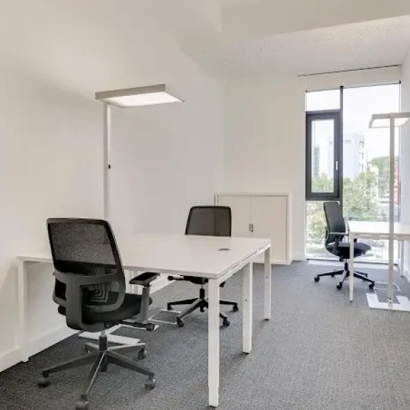 Bureau privé 4 m² 1 poste Coworking Avenue de la Forêt de Haye Vandœuvre-lès-Nancy 54500 - photo 2