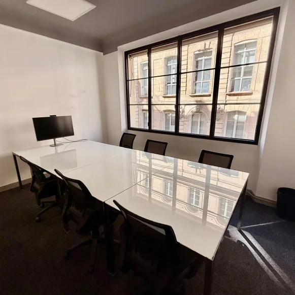 Bureau privé 16 m² 5 postes Location bureau Rue de Richelieu Paris 75002 - photo 4