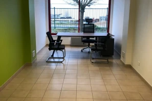 Bureau privé - 51470 - 20 postes - 2700€