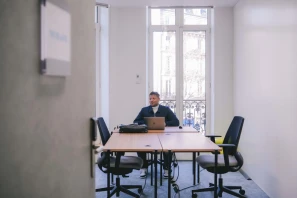 Bureau privé - 75008 - 3 postes - 2580€