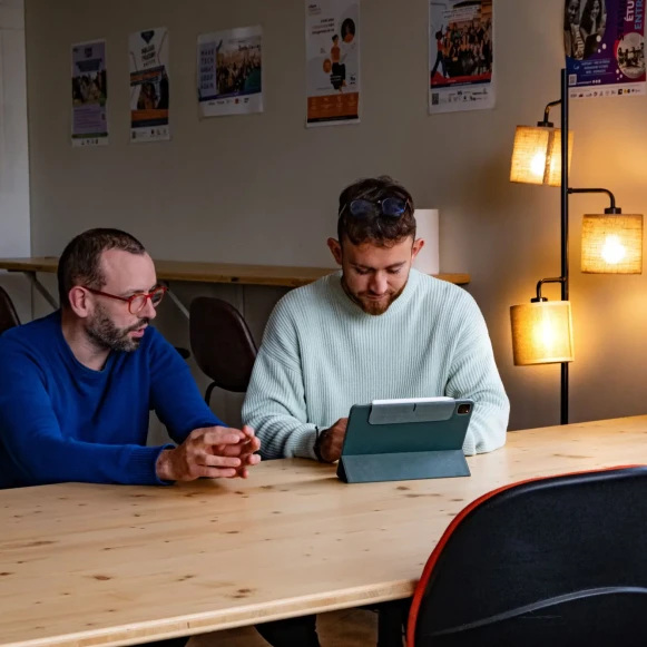 Open Space  1 poste Coworking Rue Louis Kerautret Botmel Rennes 35000 - photo 2