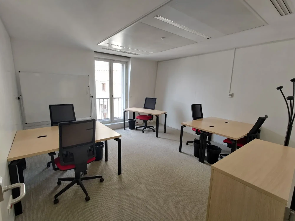 Bureau privé - 75009 - 5 postes - 3290€