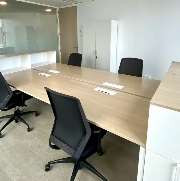 Bureau privé 28 m² 4 postes Coworking Rue Henri Becquerel Rueil-Malmaison 92500 - photo 1