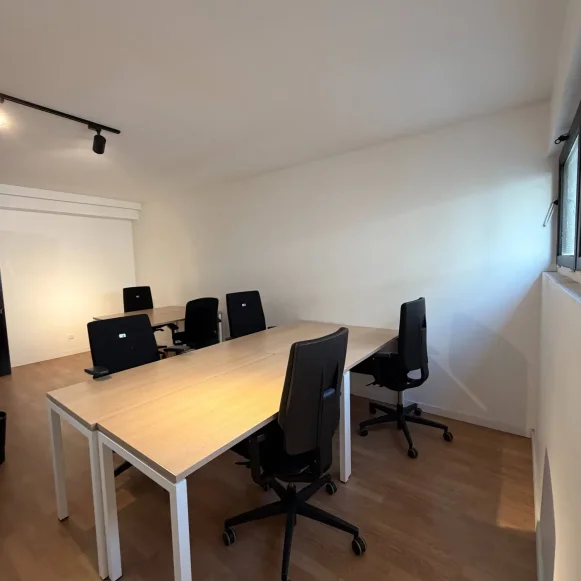 Bureau privé 22 m² 6 postes Coworking Avenue du Général Michel Bizot Paris 75012 - photo 2