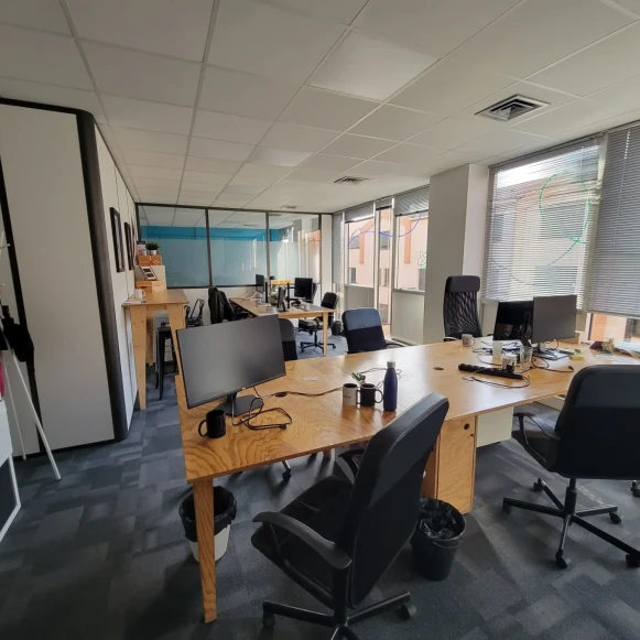 Bureau privé 25 m² 8 postes Coworking Rue Alaric II Toulouse 31000 - photo 3