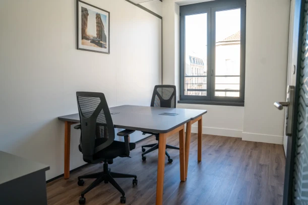 Bureau privé - 54000 - 1 poste - 387.6€