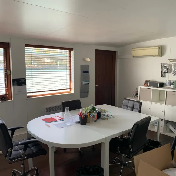 Bureau privé 22 m² 5 postes Coworking Quai du 4 Septembre Boulogne-Billancourt 92100 - photo 1