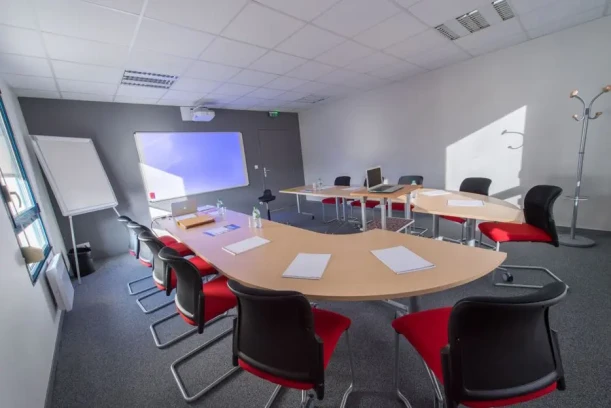 Bureau privé - 72000 - 1 poste - 296€