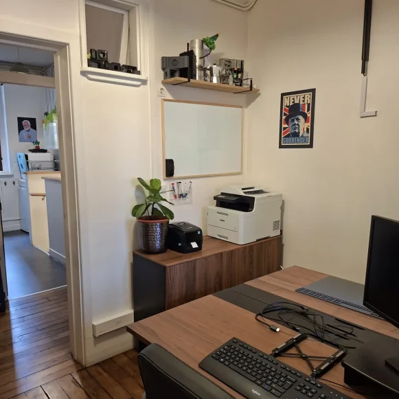 Espace indépendant 80 m² 8 postes Location bureau Rue Jonquoy Paris 75014 - photo 5