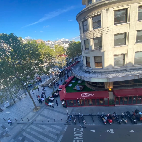 Espace indépendant 65 m² 8 postes Location bureau Avenue des Champs-Élysées Paris 75008 - photo 1