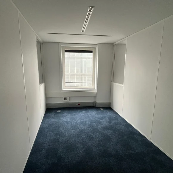 Bureau privé 12 m² 3 postes Coworking Rue Hoche Puteaux 92800 - photo 1