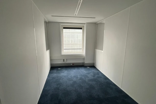 Bureau privé - 92800 - 3 postes - 1080€