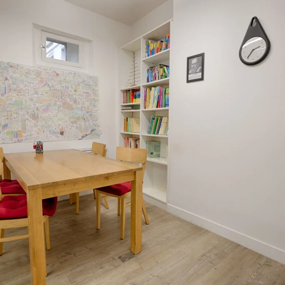 Espace indépendant 70 m² 15 postes Coworking Rue de Jarente Paris 75004 - photo 4