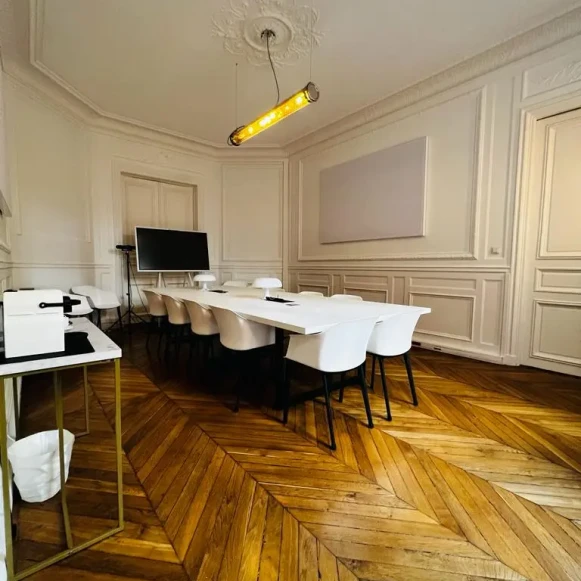 Bureau privé 31 m² 10 postes Location bureau Rue Lincoln Paris 75008 - photo 4