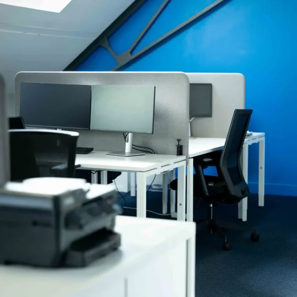 Open Space  13 postes Coworking Rue Paul Tavernier Fontainebleau 77300 - photo 3