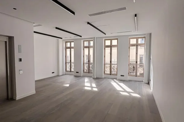 Espace indépendant - 75002 - 90 postes - 75600€