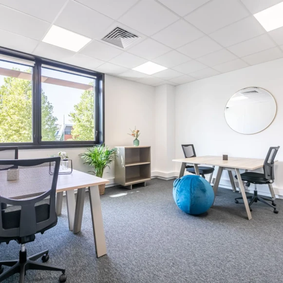 Bureau privé 22 m² 4 postes Coworking Rue de la Haye Schiltigheim 67300 - photo 1