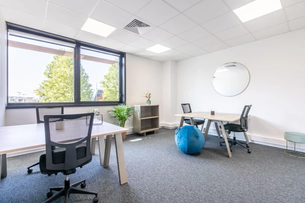 Bureau privé - 67300 - 4 postes - 1395€