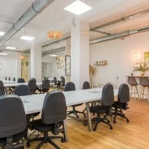 Bureau privé 220 m² 40 postes Location bureau Rue du Faubourg Saint-Denis Paris 75010 - photo 9