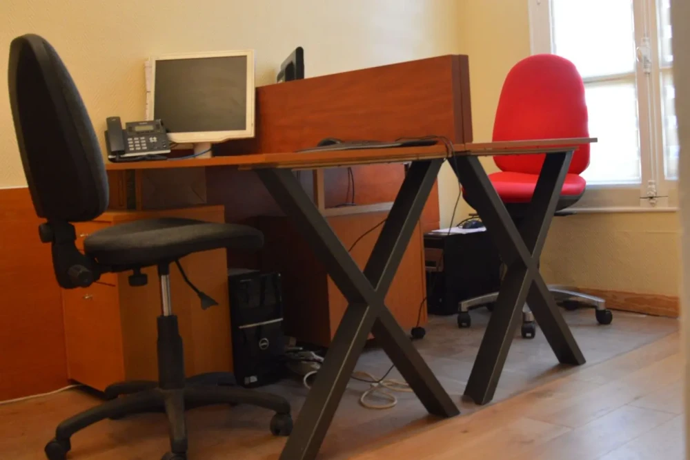 Bureau privé - 92100 - 4 postes - 960€