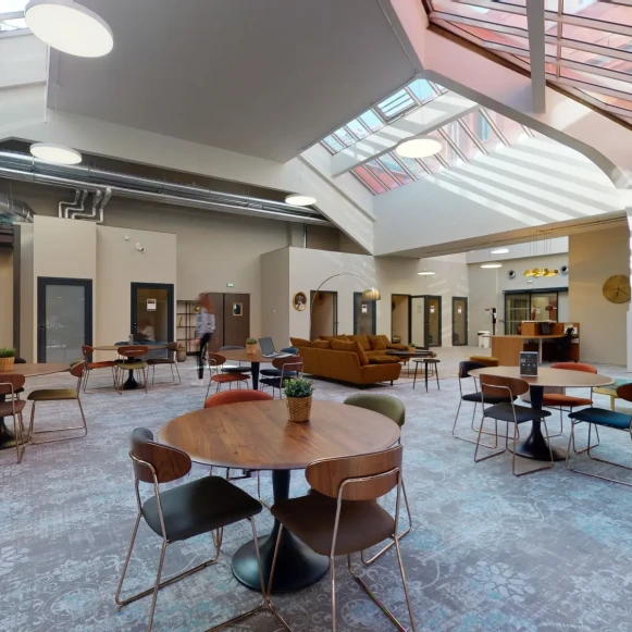 Open Space  30 postes Location bureau Avenue Thiers Nice 06000 - photo 2