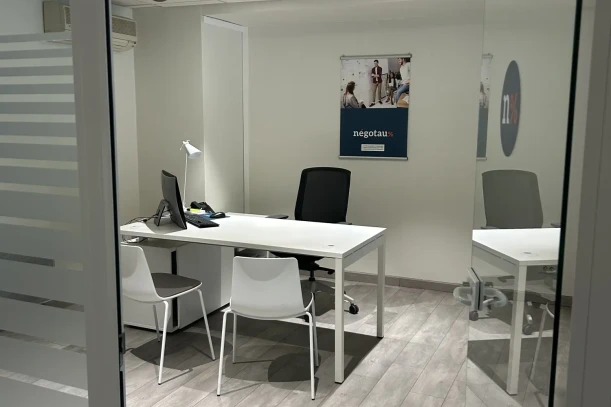 Bureau privé - 47000 - 1 poste - 200€