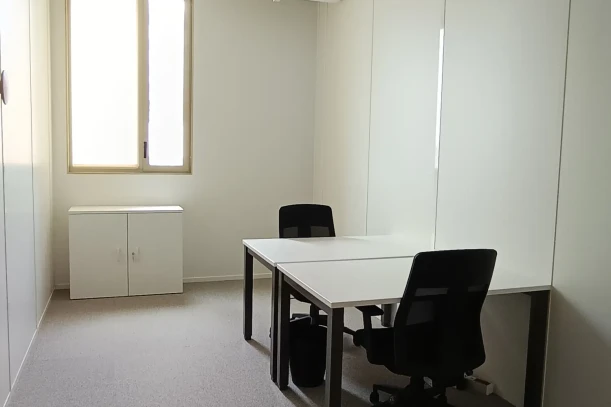 Bureau privé - 33800 - 2 postes - 860€