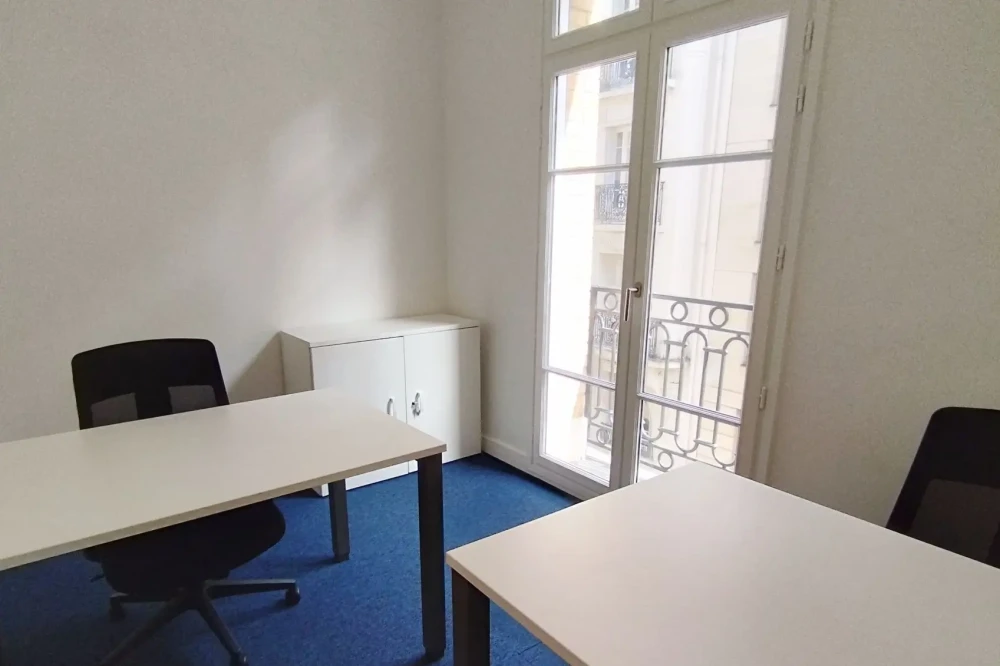 Bureau privé - 75017 - 2 postes - 1880€