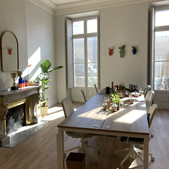 Open Space  4 postes Location bureau Rue Paul Berthelot Bordeaux 33300 - photo 1