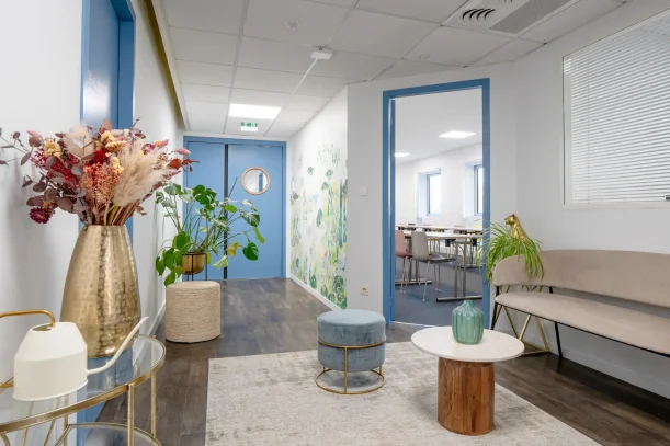 Bureau privé - 33610 - 2 postes - 723€