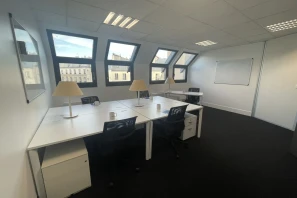 Bureau privé - 75010 - 5 postes - 2500€