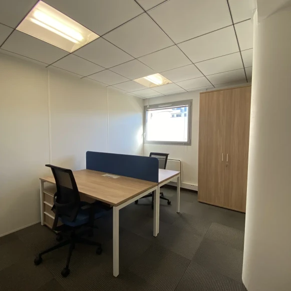 Bureau privé 12 m² 2 postes Location bureau Rue Diderot Nanterre 92000 - photo 1