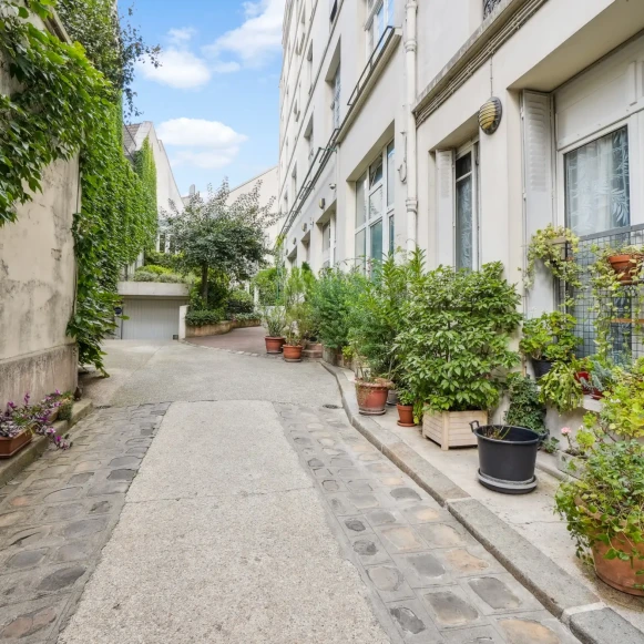 Espace indépendant 670 m² 110 postes Location bureau Rue du Faubourg Saint-Denis Paris 75010 - photo 4