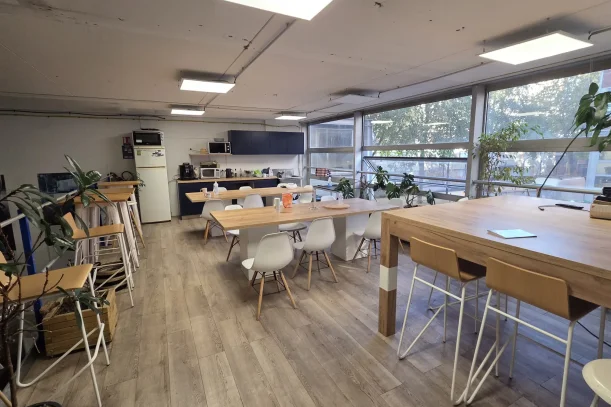 Bureau privé - 75019 - 12 postes - 3710€
