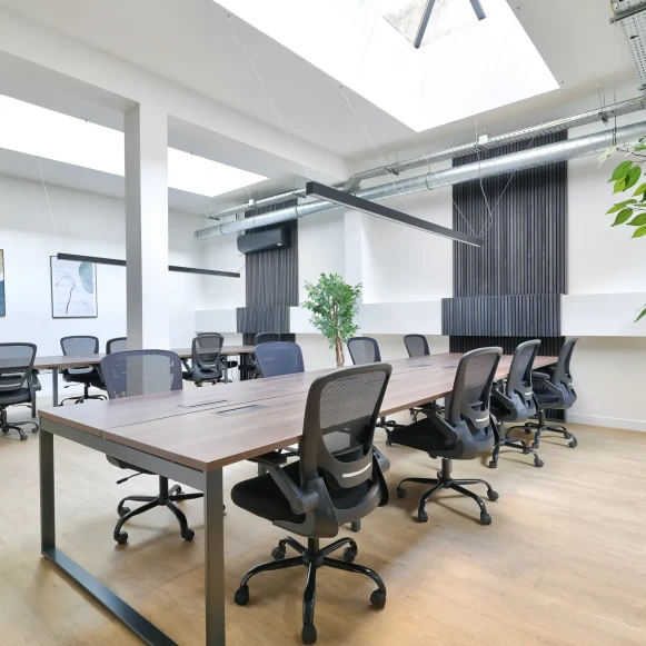 Espace indépendant 120 m² 22 postes Location bureau Rue de Picpus Paris 75012 - photo 1