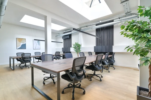 Espace indépendant - 75012 - 22 postes - 9700€