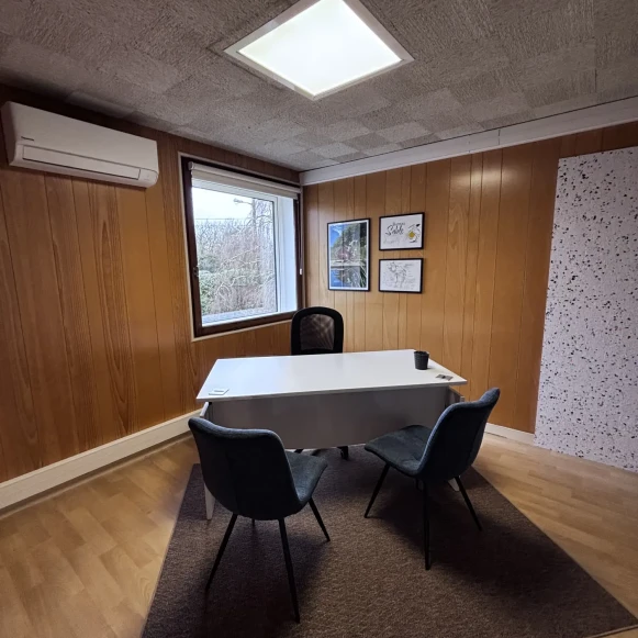 Bureau privé 9 m² 2 postes Location bureau Impasse Ampère La Roche-sur-Yon 85000 - photo 2