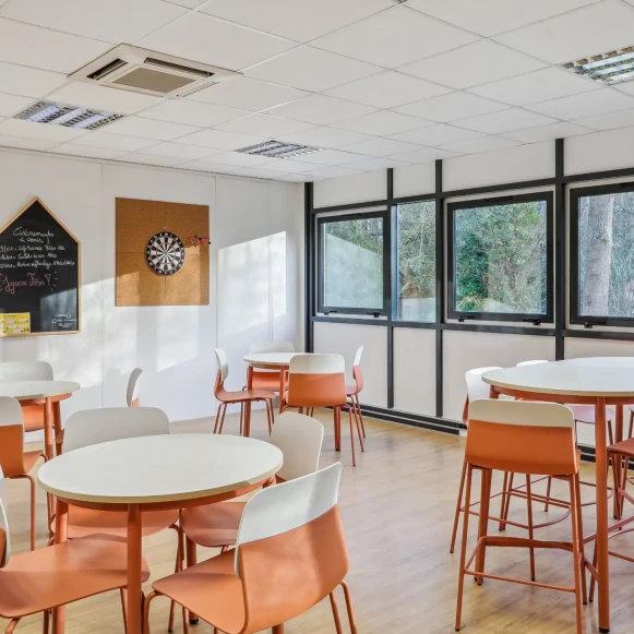 Bureau privé 16 m² 3 postes Coworking Avenue des Amethystes Nantes 44300 - photo 4