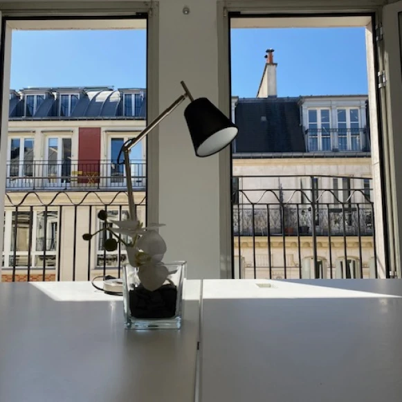 Bureau privé 17 m² 3 postes Coworking Rue des Petits Hôtels Paris 75010 - photo 10