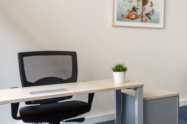 Bureau privé - 75015 - 1 poste - 600€